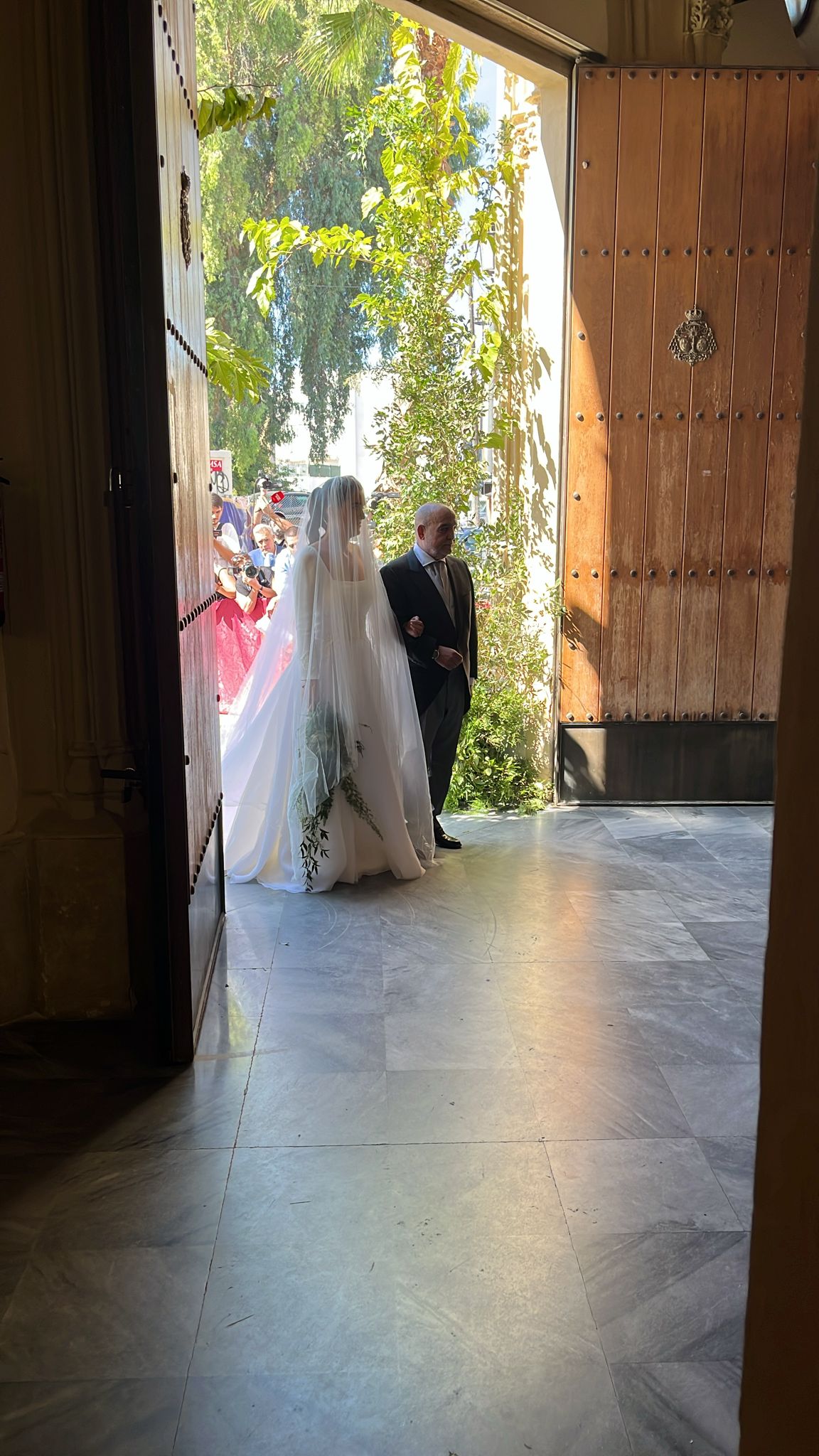 La novia, en el interior del santuario