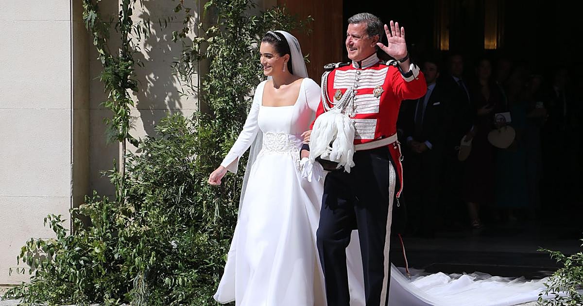 Boda Cayetano Martínez de Irujo y Bárbara Mirjan, en directo: invitados,  vestidos, ausencias y última hora de la celebración desde Sevilla hoy