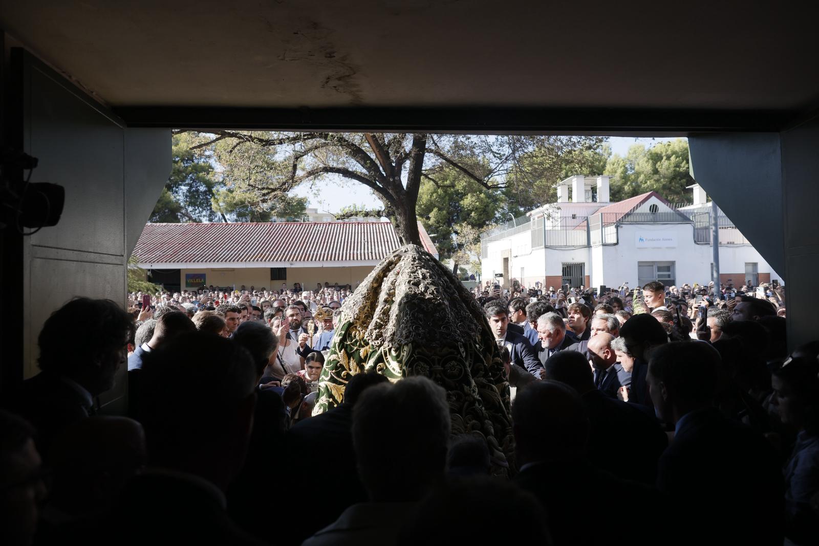 La Esperanza en el interior de la Parroquia San Pío X
