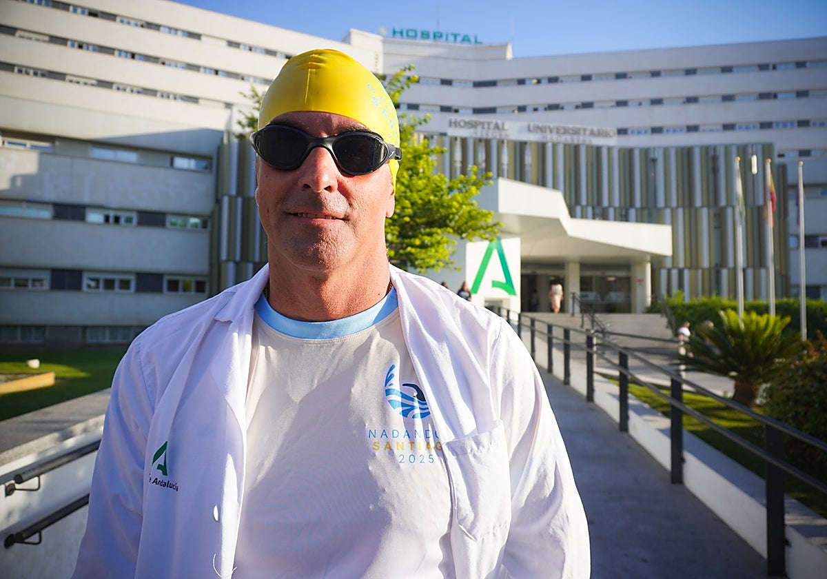 Carlos Pazos, enfermero del Virgen Macarena que va a nadar por las aguas de Galicia