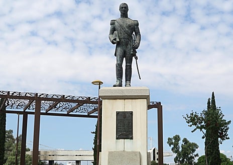 Imagen secundaria 1 - Monumentos a Fray Bartolomé de las Casas, el general San Martín y Juan Pablo Duarte