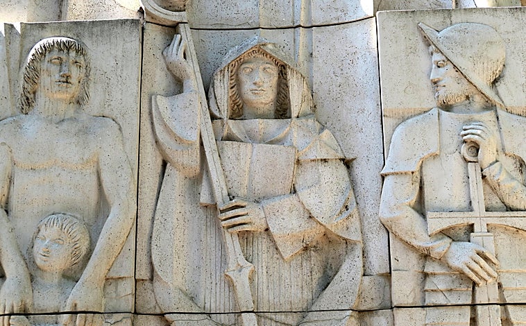 Imagen principal - Monumentos a Fray Bartolomé de las Casas, el general San Martín y Juan Pablo Duarte