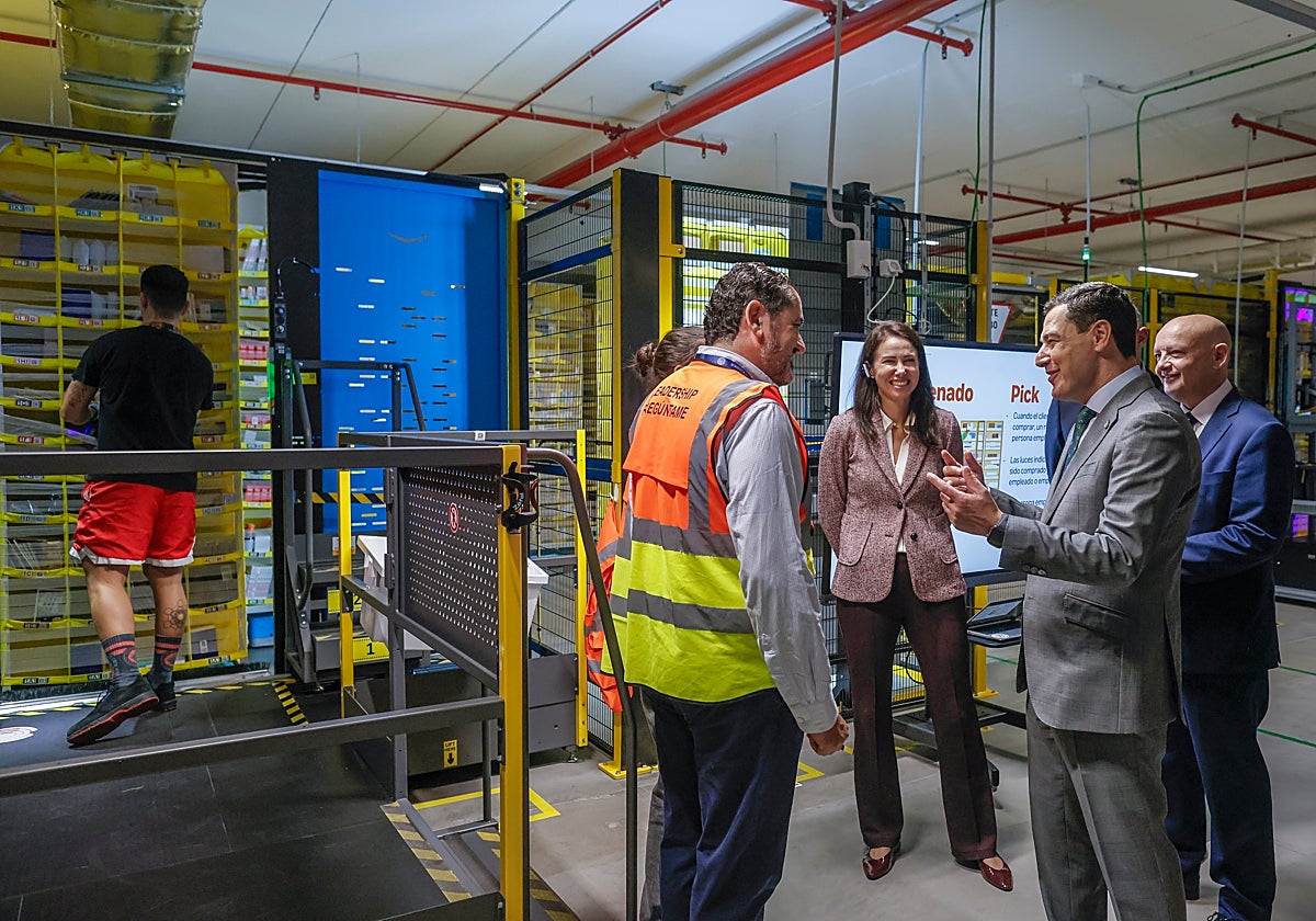 Visita al centro logístico de Amazon por su quinto aniversario