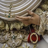 Imagen - «Cuatro días nos hemos llevado con los farolillos y los claveles. Ya está todo preparado»