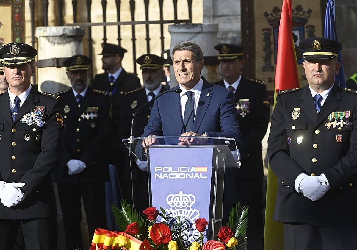 Pedro Fernández en el acto del Día de la Policía Nacional