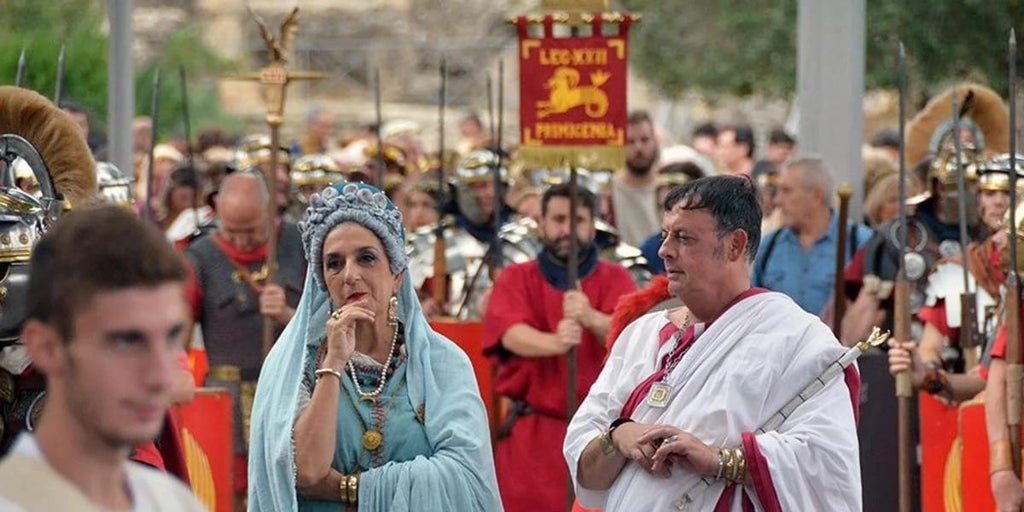 Itálica recrea la antigua Roma con boda, entierro, cerveza, vino y lupanar