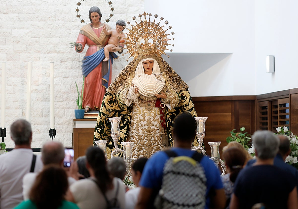 La Esperanza de Triana en la parroquia de San Pío X