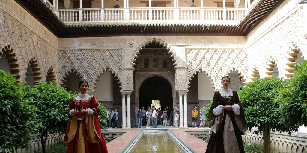 Portales turísticos denuncian el fraude en la compra de entradas que pueden afectar a monumentos como el Alcázar de Sevilla