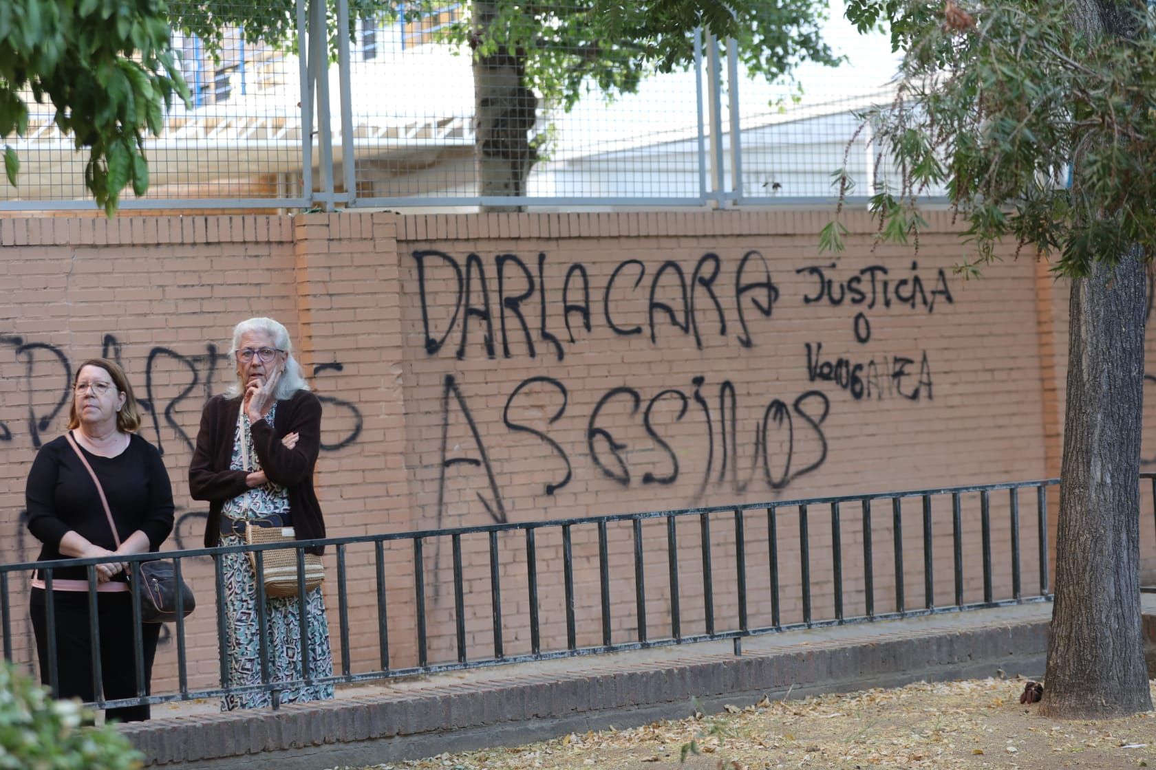 Concentración por Sandra cerca del centro Irlandesas de Loreto