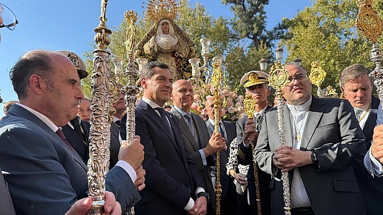 Así te hemos contado en directo el traslado de la Esperanza de Triana a la capilla de los Marineros