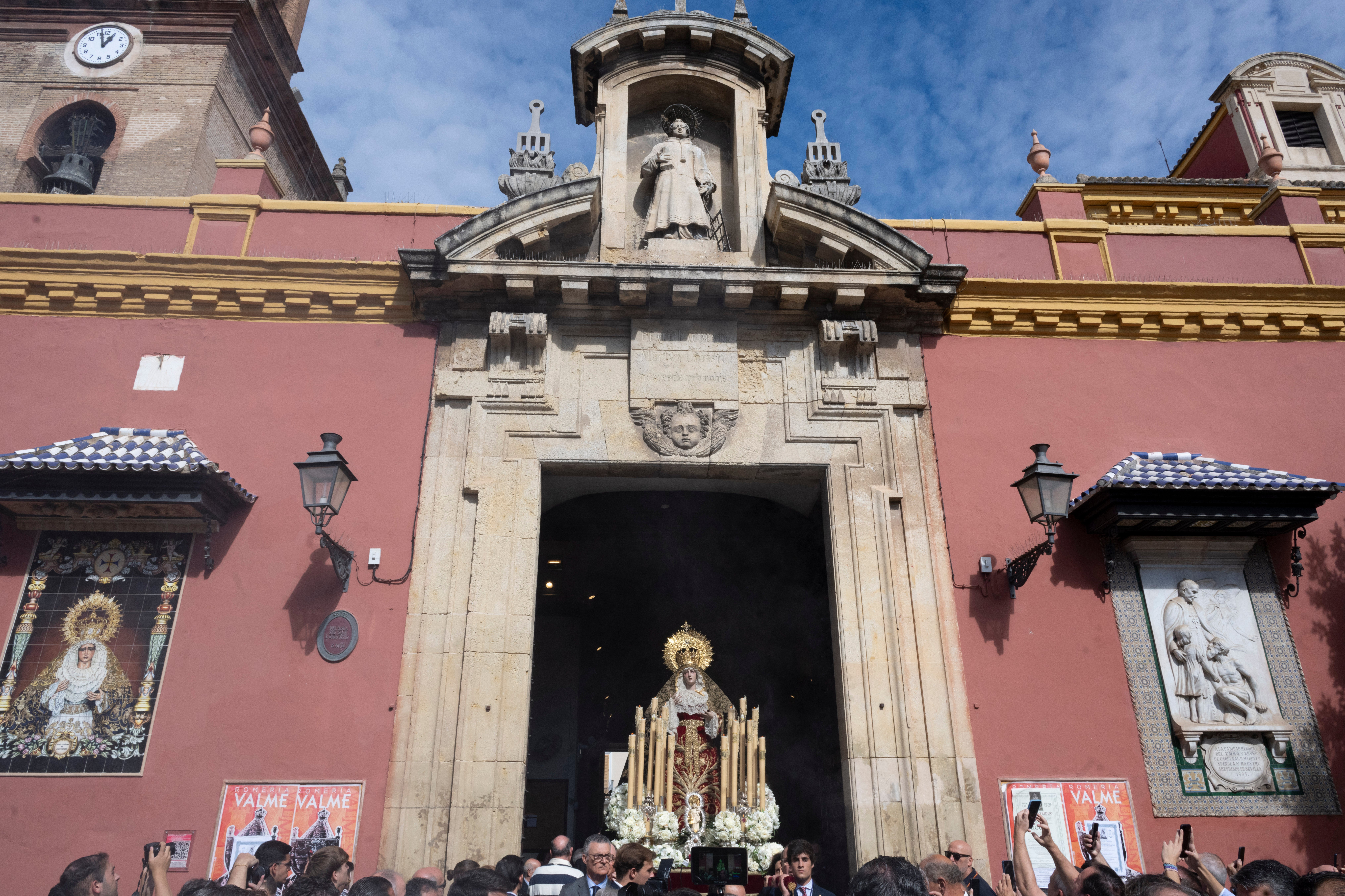 El traslado de regreso de la Virgen de los Dolores de las Penas, en imágenes