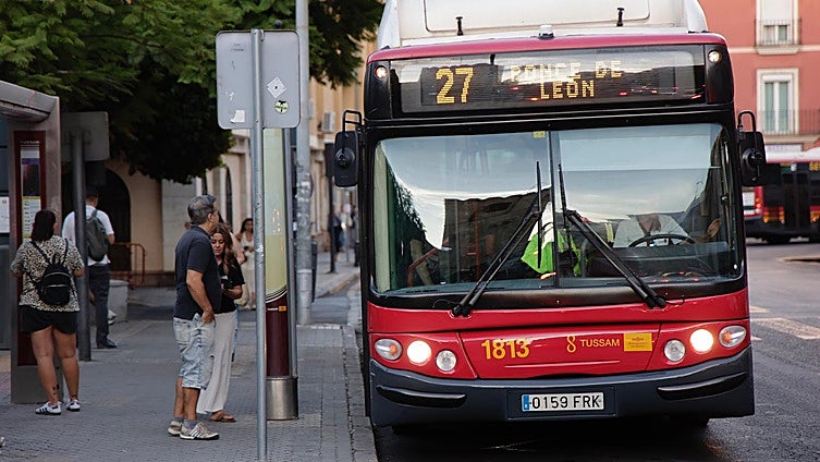 Estas son todas las paradas de la nueva línea de Tussam que une Sevilla Este con el Hospital Macarena
