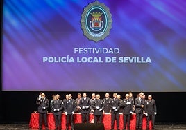 Mérito o negocio: ¿quién se gana las medallas de la Policía Local de Sevilla?