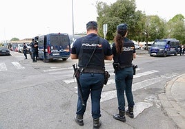 Macrodespliegue policial y cierre parcial del barrio sevillano de Los Pajaritos en una operación antidroga