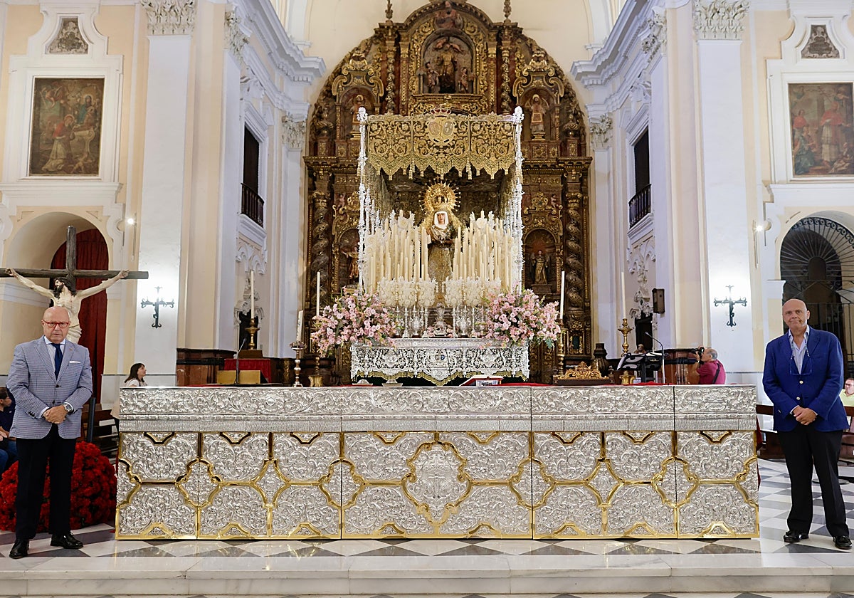 Nuevo frontal de plata para la Esperanza de Triana