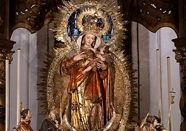 Comienza la novena a la Reina de Todos los Santos en la parroquia de Omnium Sanctorum de Sevilla