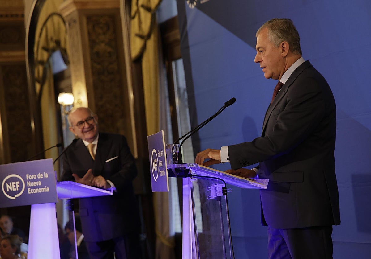 El alcalde de Sevilla durante el desayuno informativo en el Alfonso XIII