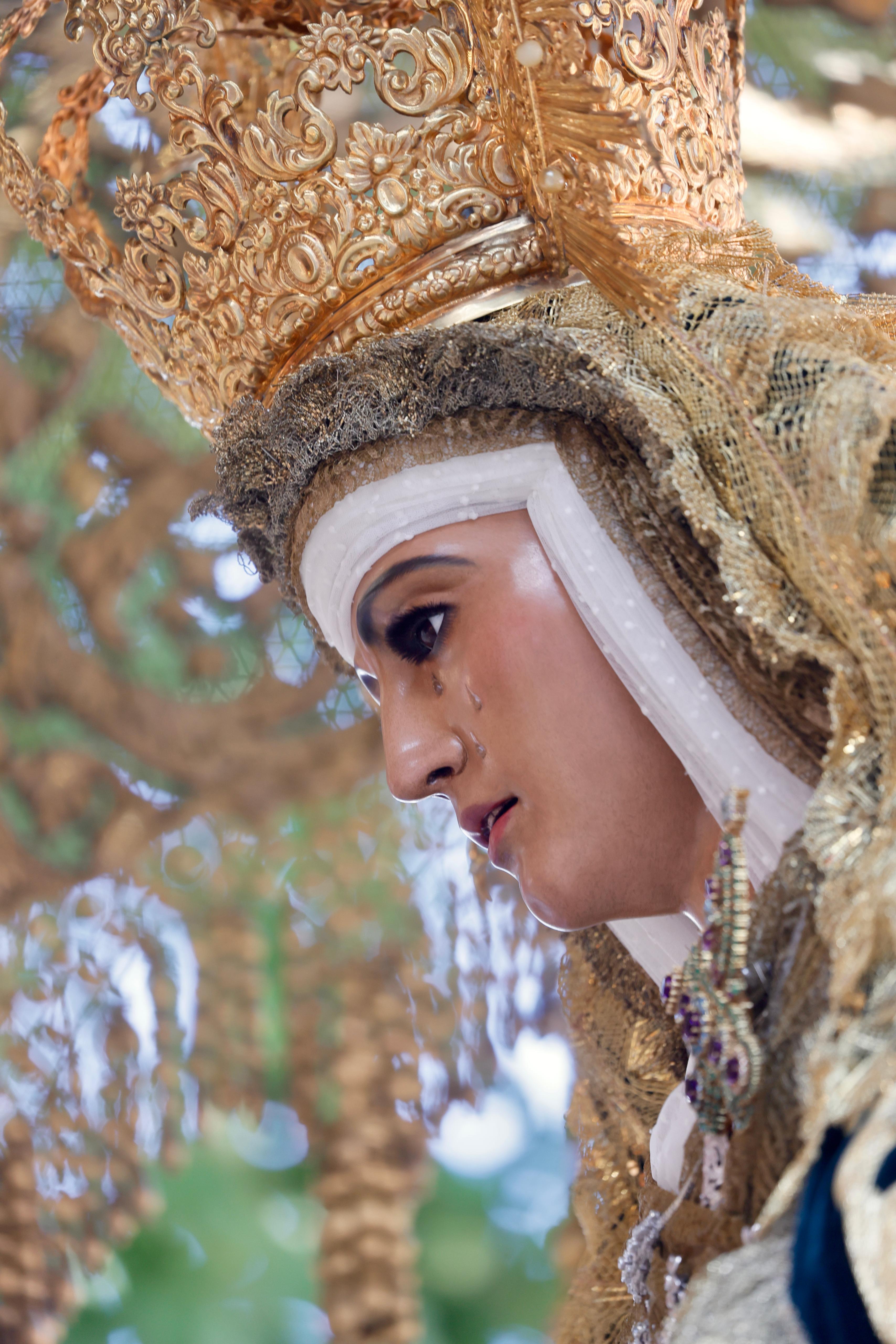 En imágenes, el traslado de la Esperanza de Triana a la Catedral