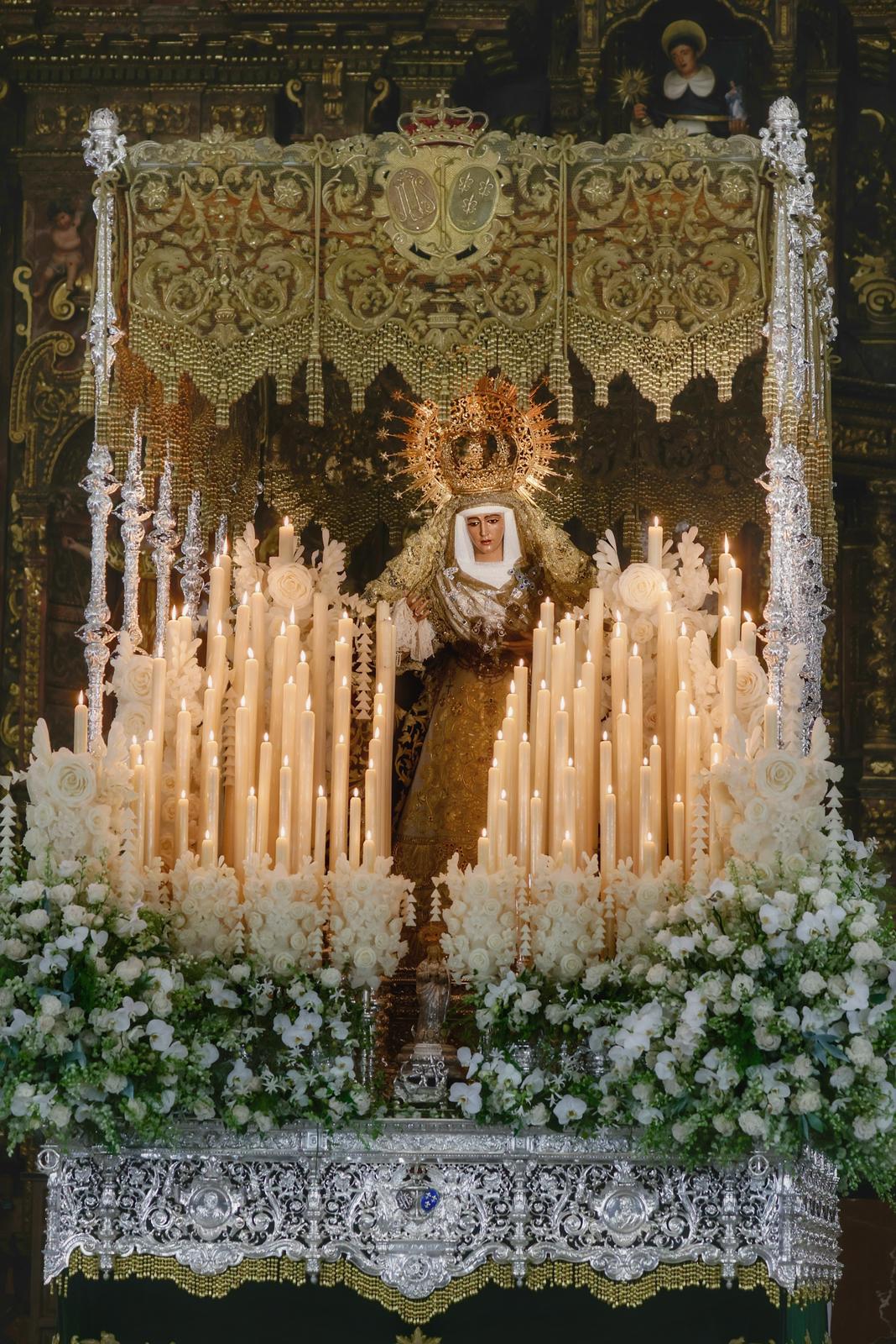 En imágenes, el traslado de la Esperanza de Triana a la Catedral