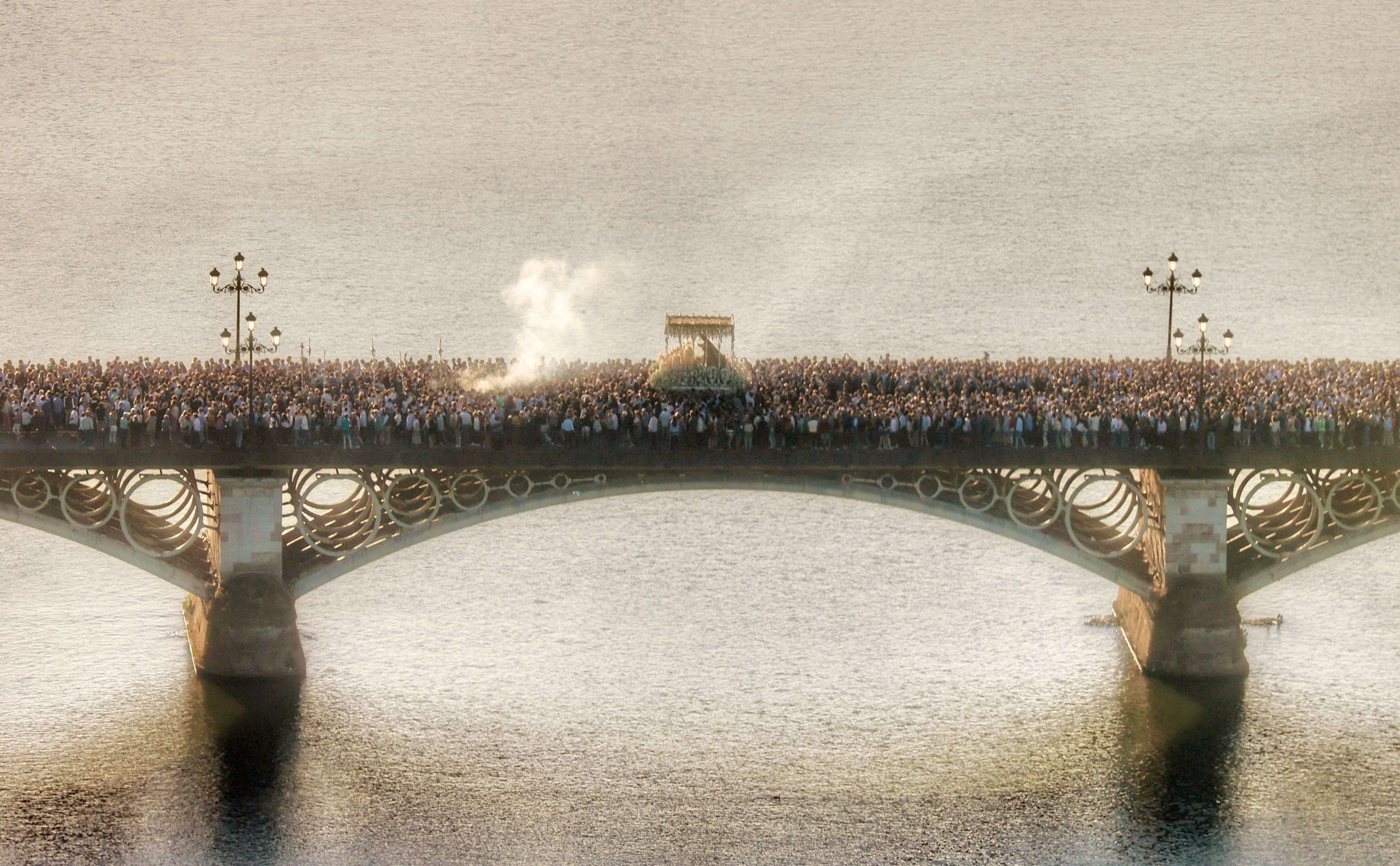 En imágenes, el traslado de la Esperanza de Triana a la Catedral