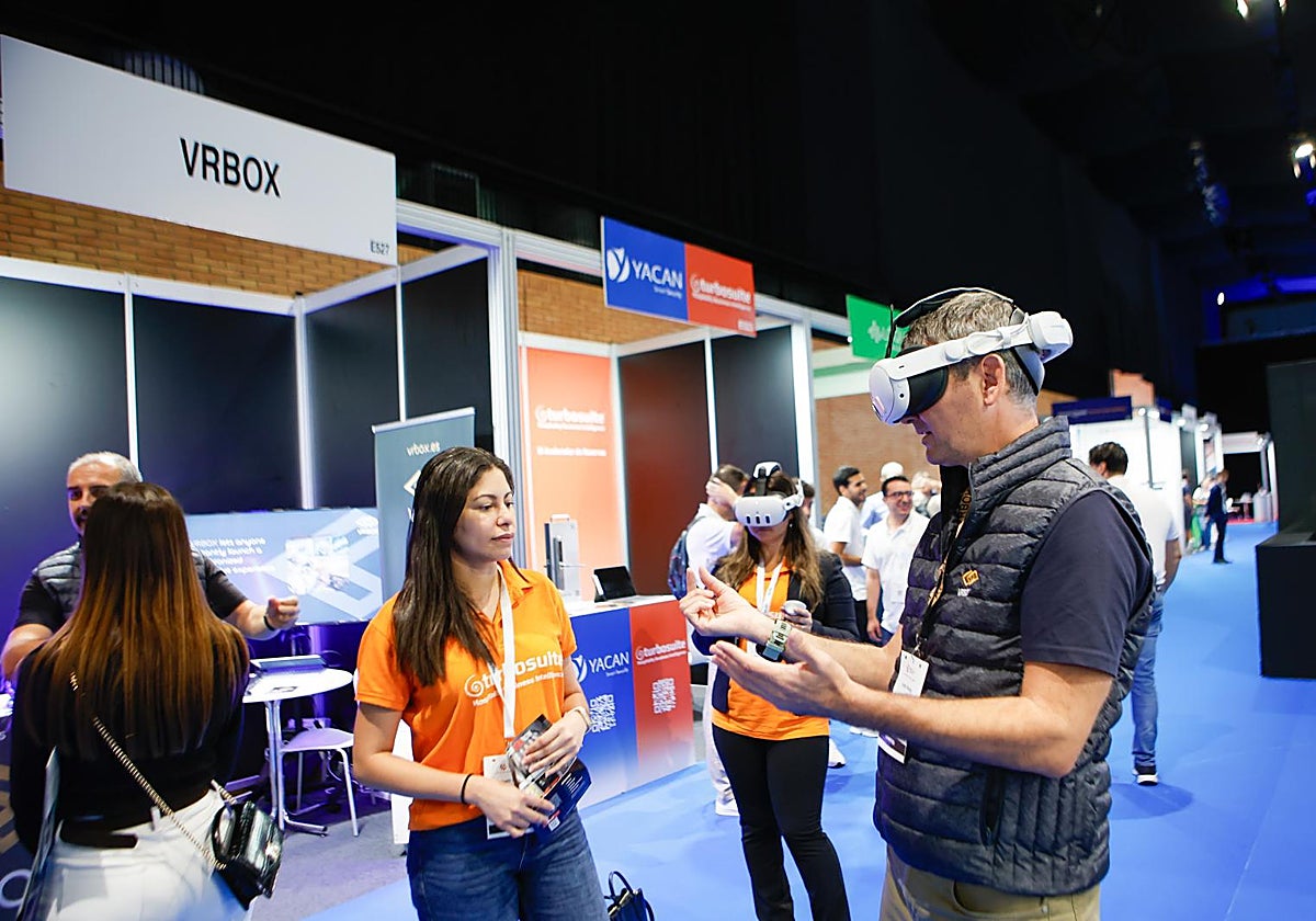 Las gafas de realidad virtual desasistida de Vrbox en el TIS 2025
