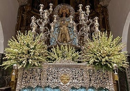 Así es el paso de gloria en el que saldrá la Esperanza de Triana en su procesión extraordinaria