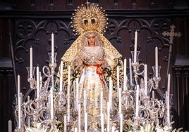 La Esperanza remata la misión con una procesión de gloria de la Catedral a Triana