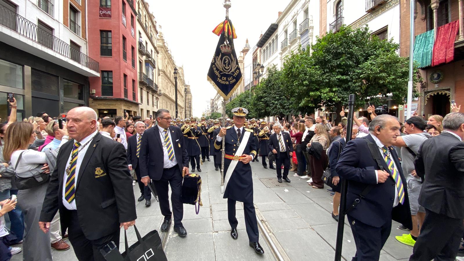 El final de la misión de la Esperanza de Triana, en imágenes