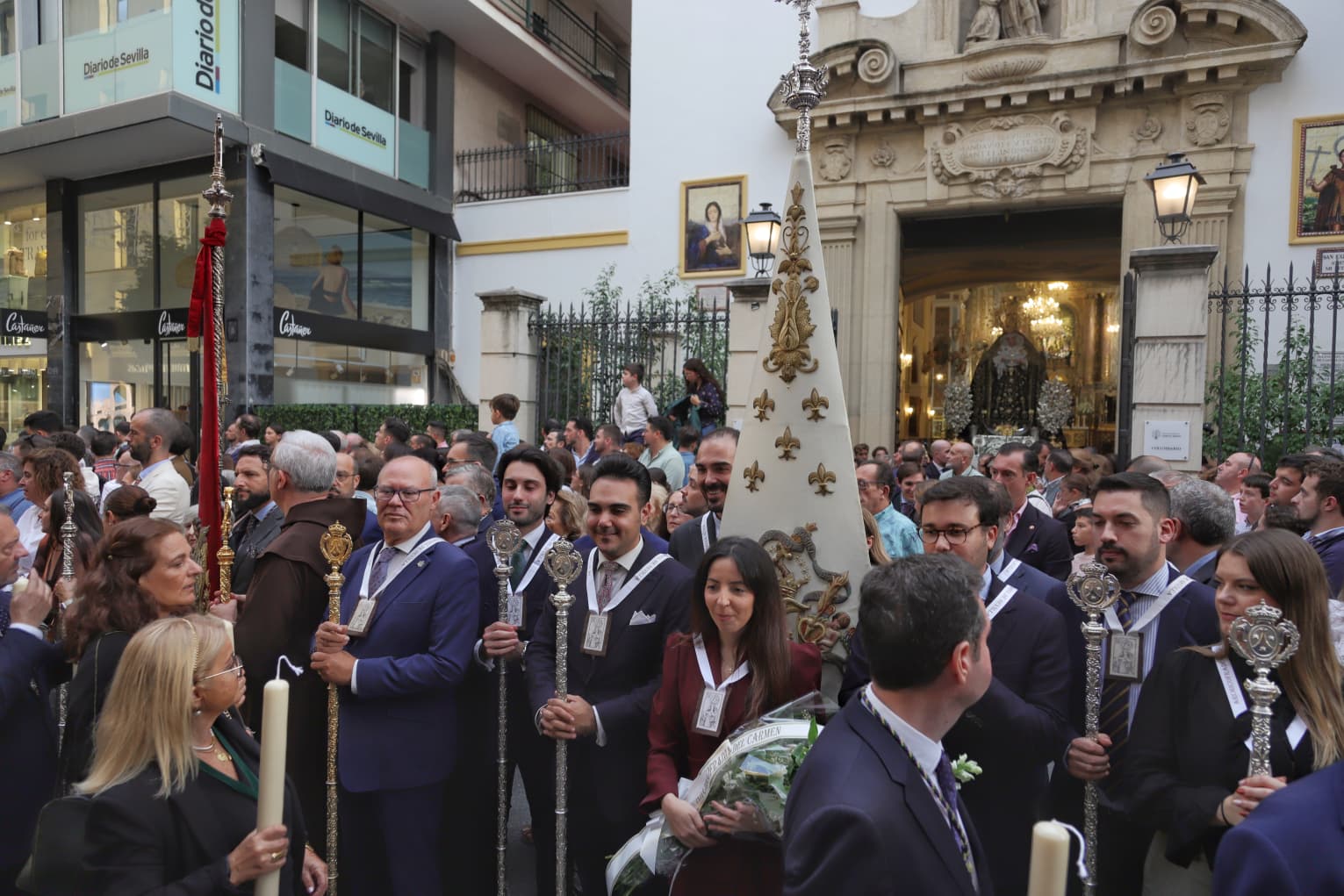 El final de la misión de la Esperanza de Triana, en imágenes