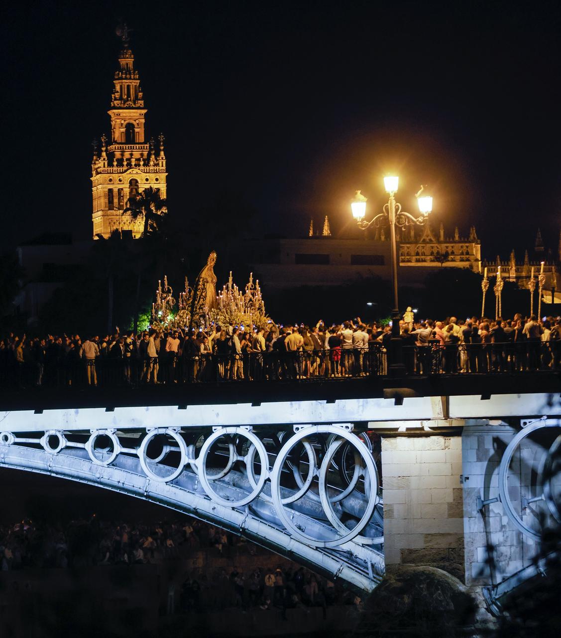 El final de la misión de la Esperanza de Triana, en imágenes