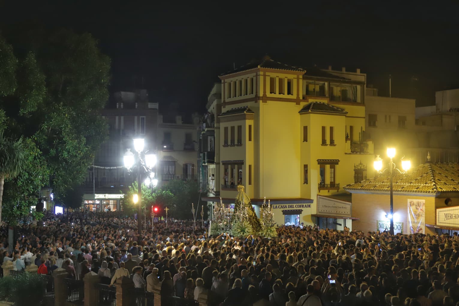 El final de la misión de la Esperanza de Triana, en imágenes