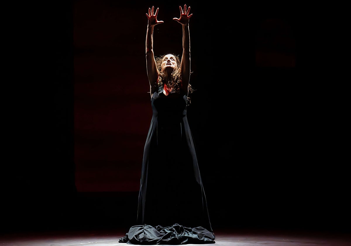 Maribel Gallardo interpretando el rol de 'Medea', el último tras 44 años como bailarina del Ballet Nacional de España