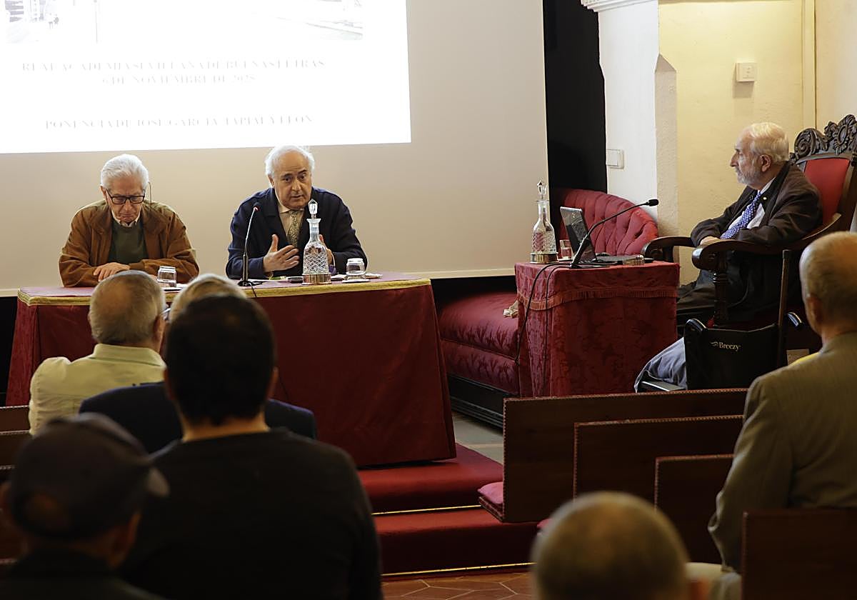 Adepa ha celebrado una mesa redonda sobe el legado de la Expo en la Real Academia Sevillana de las Buenas Letras