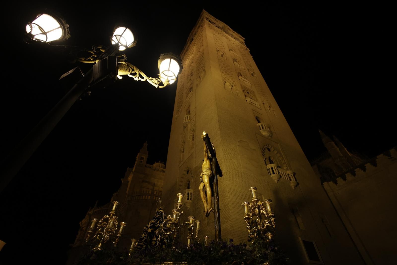 El traslado de la hermandad del Museo a la Catedral de Sevilla, en imágenes