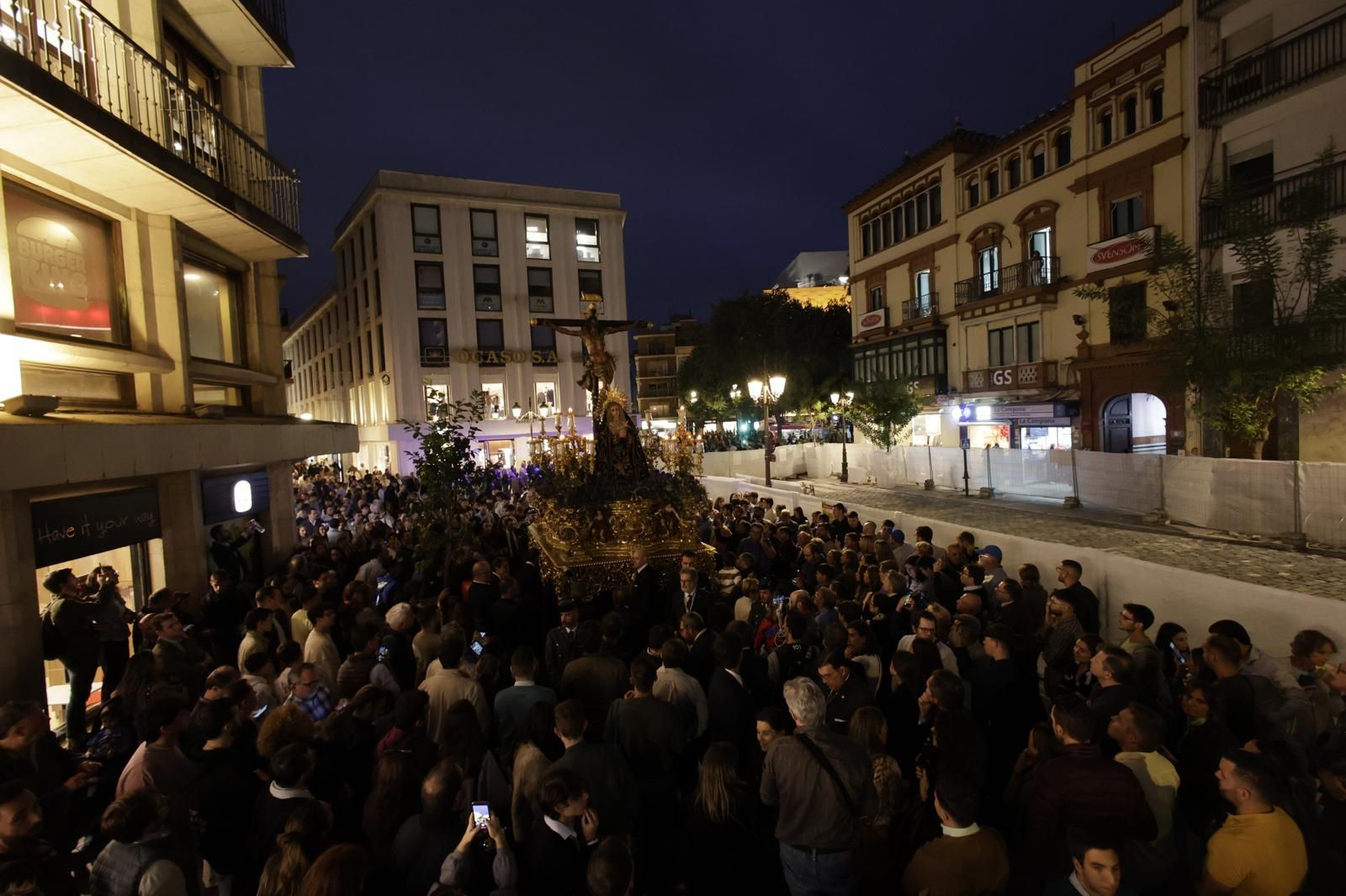 El traslado de la hermandad del Museo a la Catedral de Sevilla, en imágenes
