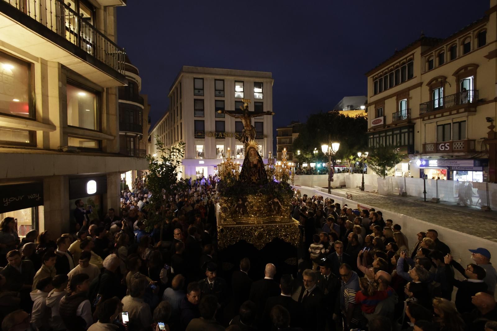 El traslado de la hermandad del Museo a la Catedral de Sevilla, en imágenes