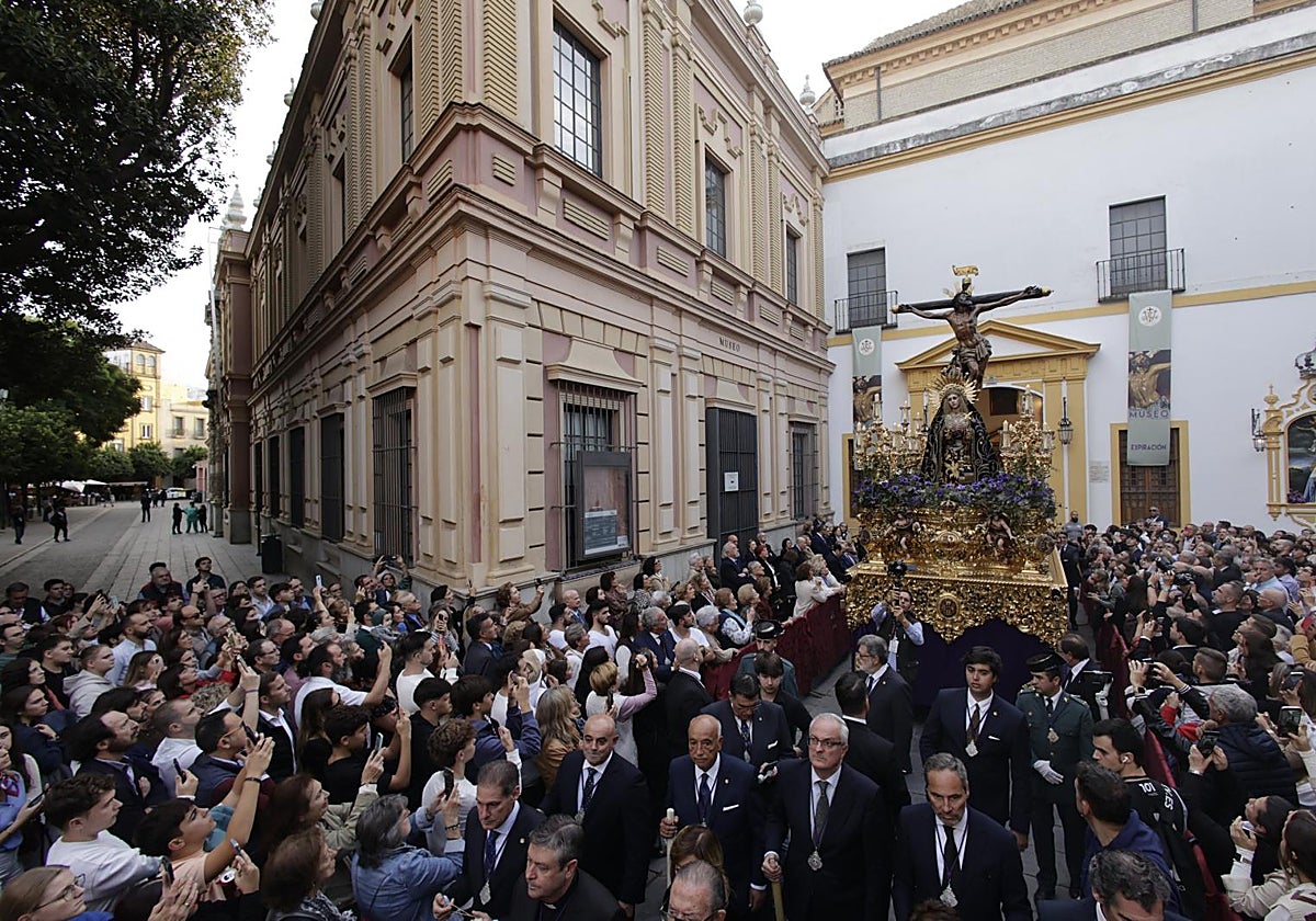 El traslado de la hermandad del Museo a la Catedral de Sevilla, en imágenes