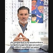 Daniel, óptico optometrista: «Estamos acostumbrados a ver con las gafas, pero no se vuelve el ojo vago»
