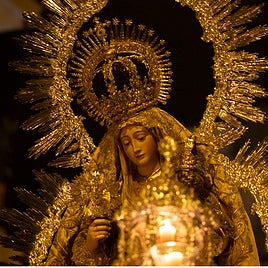 La Virgen del Amparo en la procesión