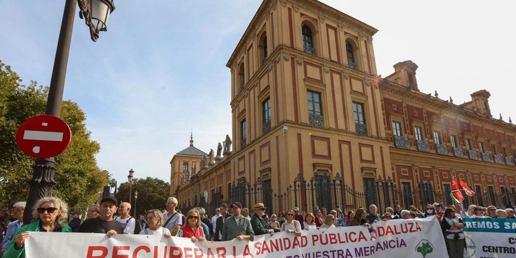 Los sindicatos piden a los profesionales sanitarios que se unan a las mareas