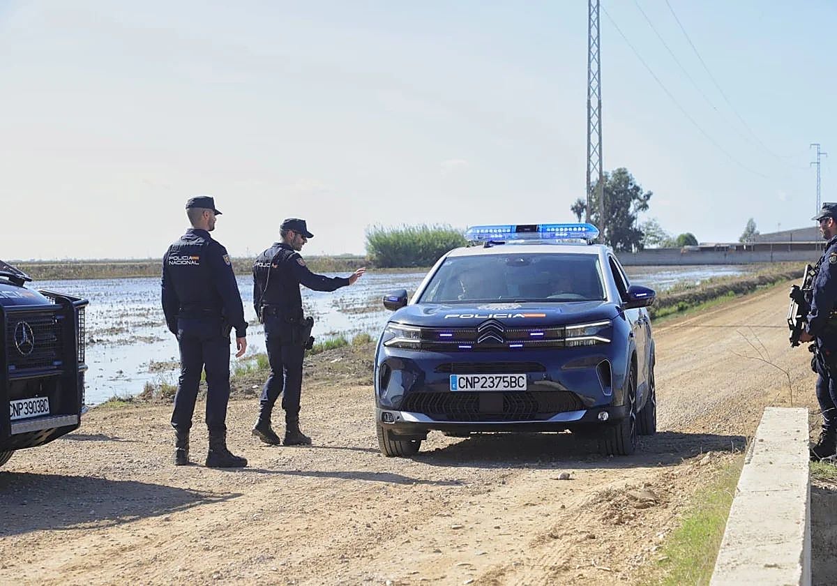 Agentes desplegados en Isla Mayor