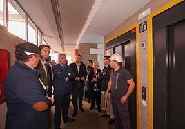 Emvisesa repara diez ascensores en San Jerónimo que llevaban siete años estropeados