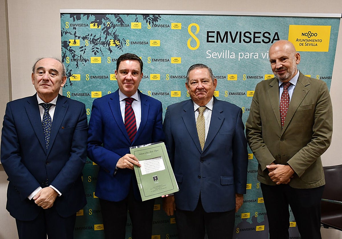 Acto de firma de la compraventa del inmueble en la sede de Emvisesa