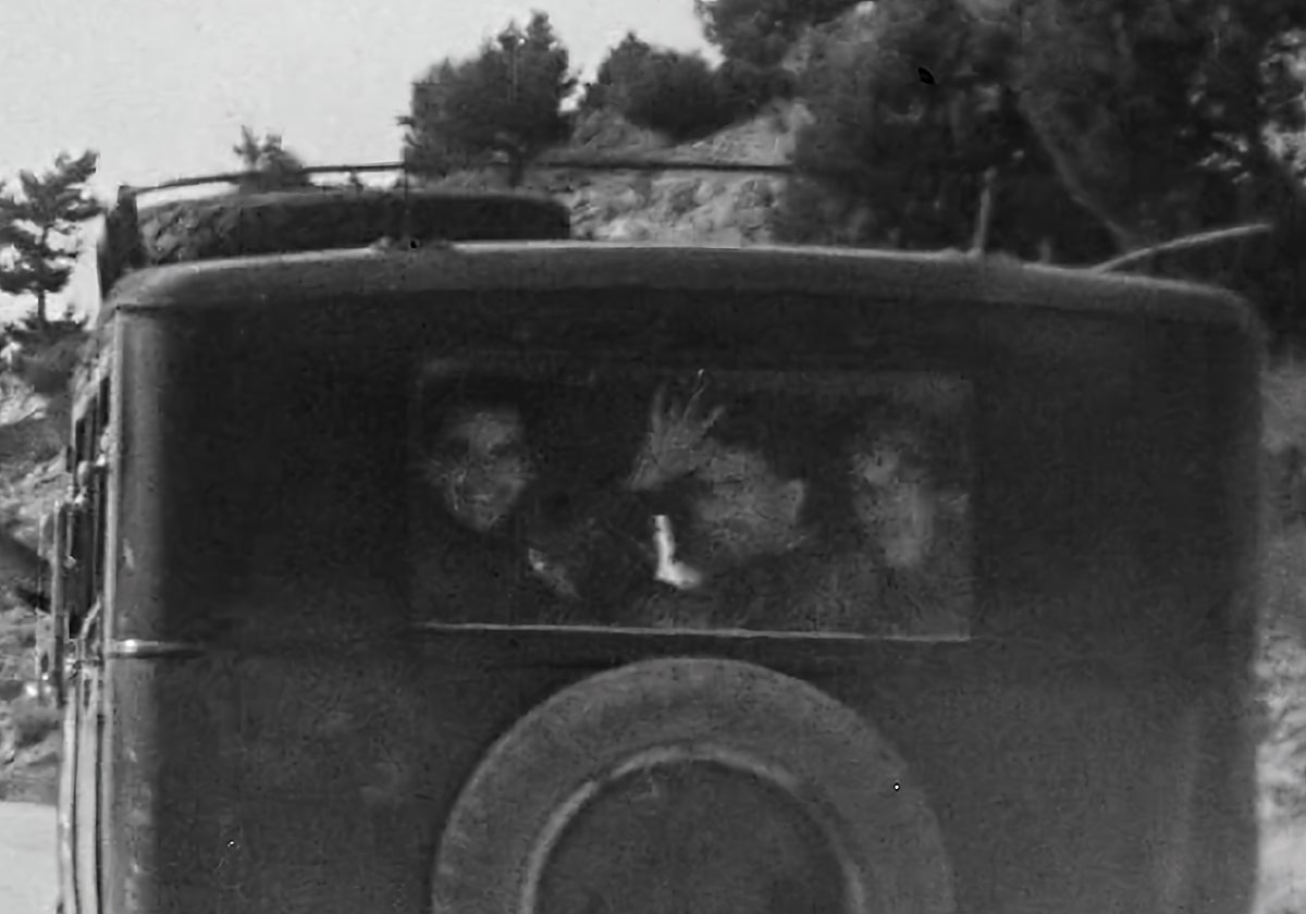 Federico, con sus compañeros de La Barraca, a bordo de una furgoneta