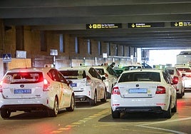 Aprobada por unanimidad la subida de tarifas de taxi en Sevilla para 2026