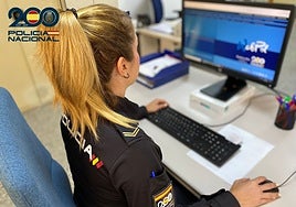 La Policía Nacional de Sevilla desmantela un grupo criminal dedicado a la 'sextorsión' a usuarios de webs de citas sexuales