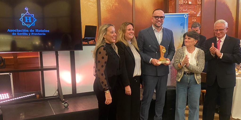 Los hoteleros reconocen a Icónica por su compromiso con la promoción de Sevilla