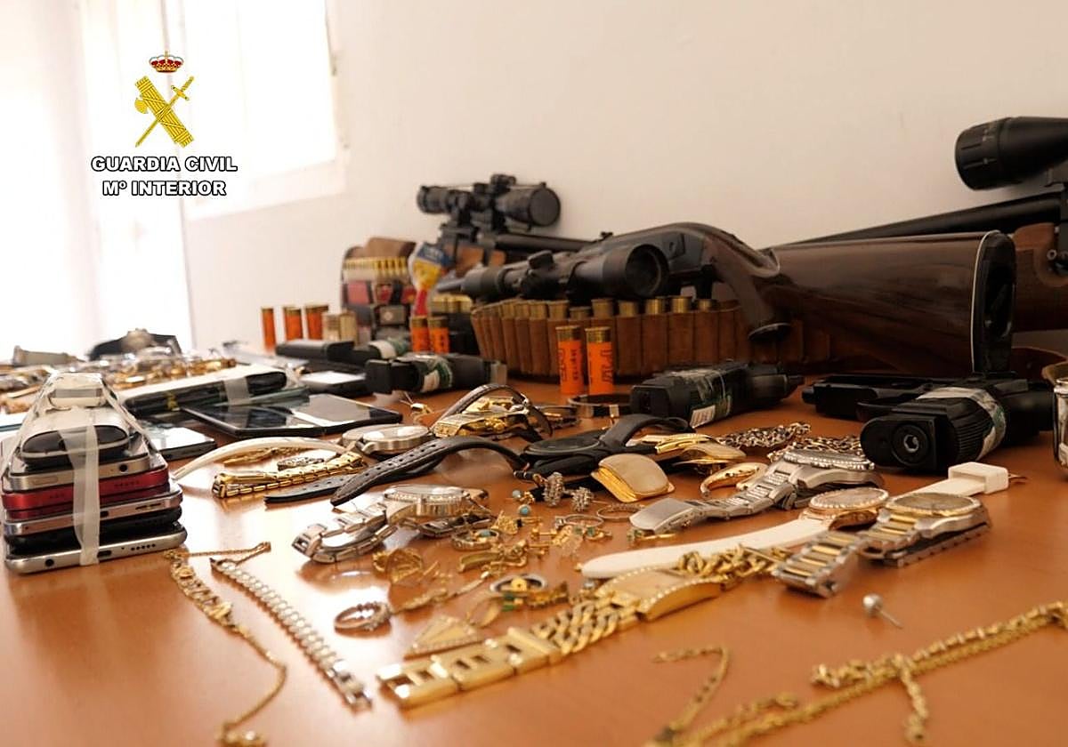 Materiales intervenidos por la Guardia Civil