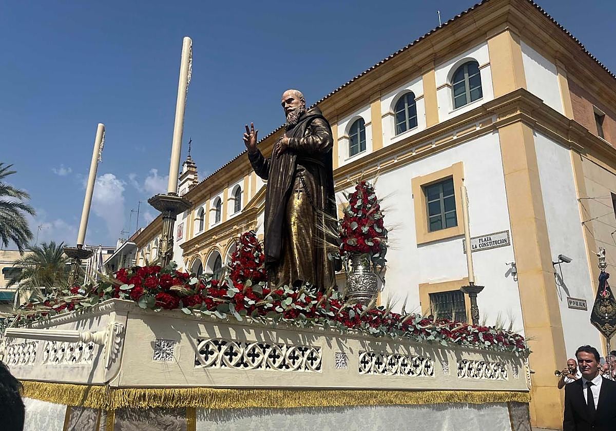 El Beato Bienvenido María en la procesión del Corpus