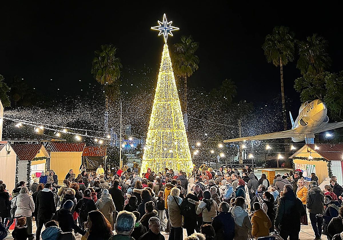 Plaza del Avión con nieve artificial